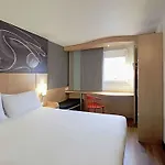 Ibis Centre 3*