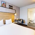 Ibis Centre 3*