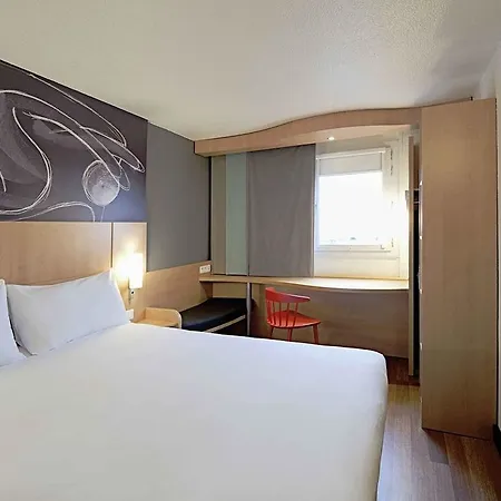 Ibis Centre 3*