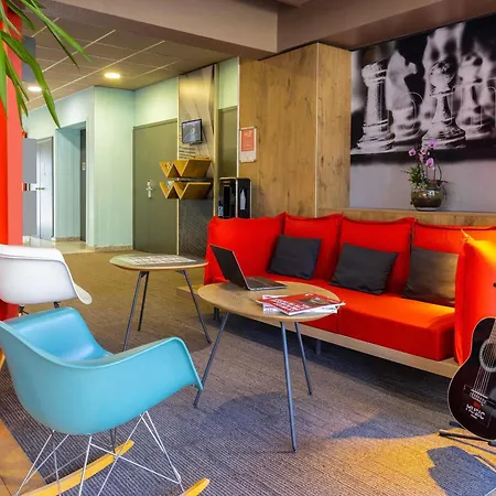 埃皮纳勒中心宜必思酒店