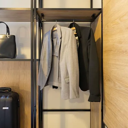 埃皮纳勒中心宜必思酒店 3*