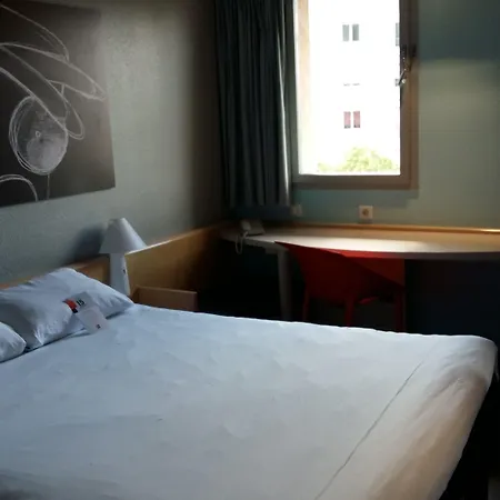 Ibis Centre إبينال