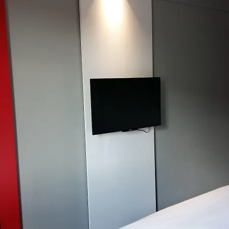 Ibis Centre إبينال