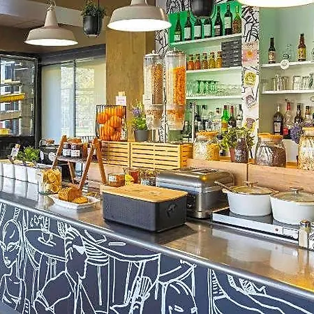 מלון Ibis Centre 3*