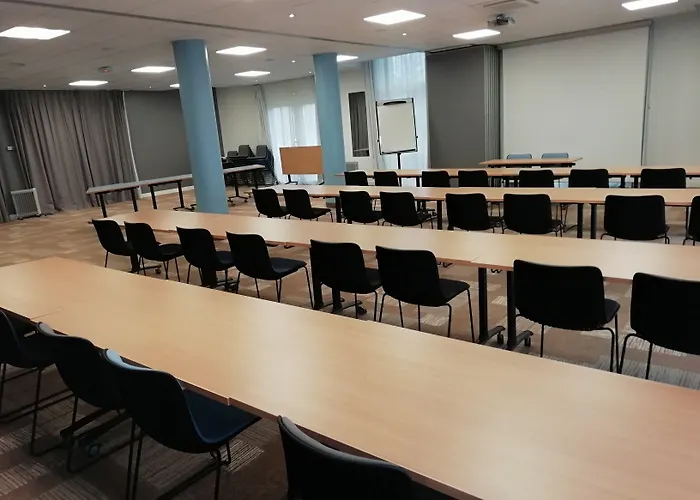 Ibis Centre Hotel 3*