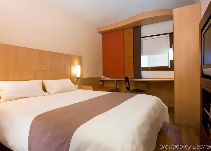 Ibis Centre Hotell 3*